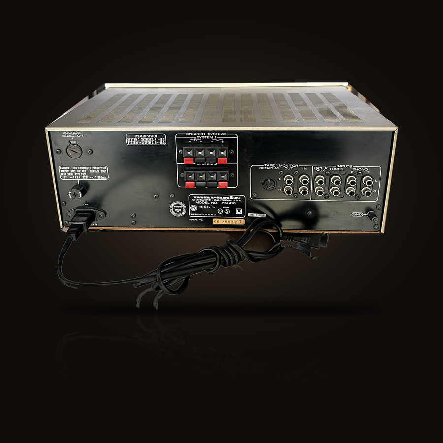Retro Marantz PM-410 con ingressi phono, tuner, tape, uscite per due coppie di diffusori e selettore di tensione